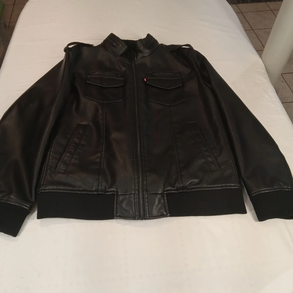 Levis levi men